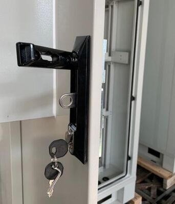 টেলিকম স্টেশন ব্যাটারি স্টোরেজের জন্য 1500W এয়ার কন্ডিশনার সহ কাস্টম - তৈরি গ্যালভানাইজড স্টিল 1.5 মিমি পুরুত্ব 14U আউটডোর ক্যাবিনেট এনক্লোজার